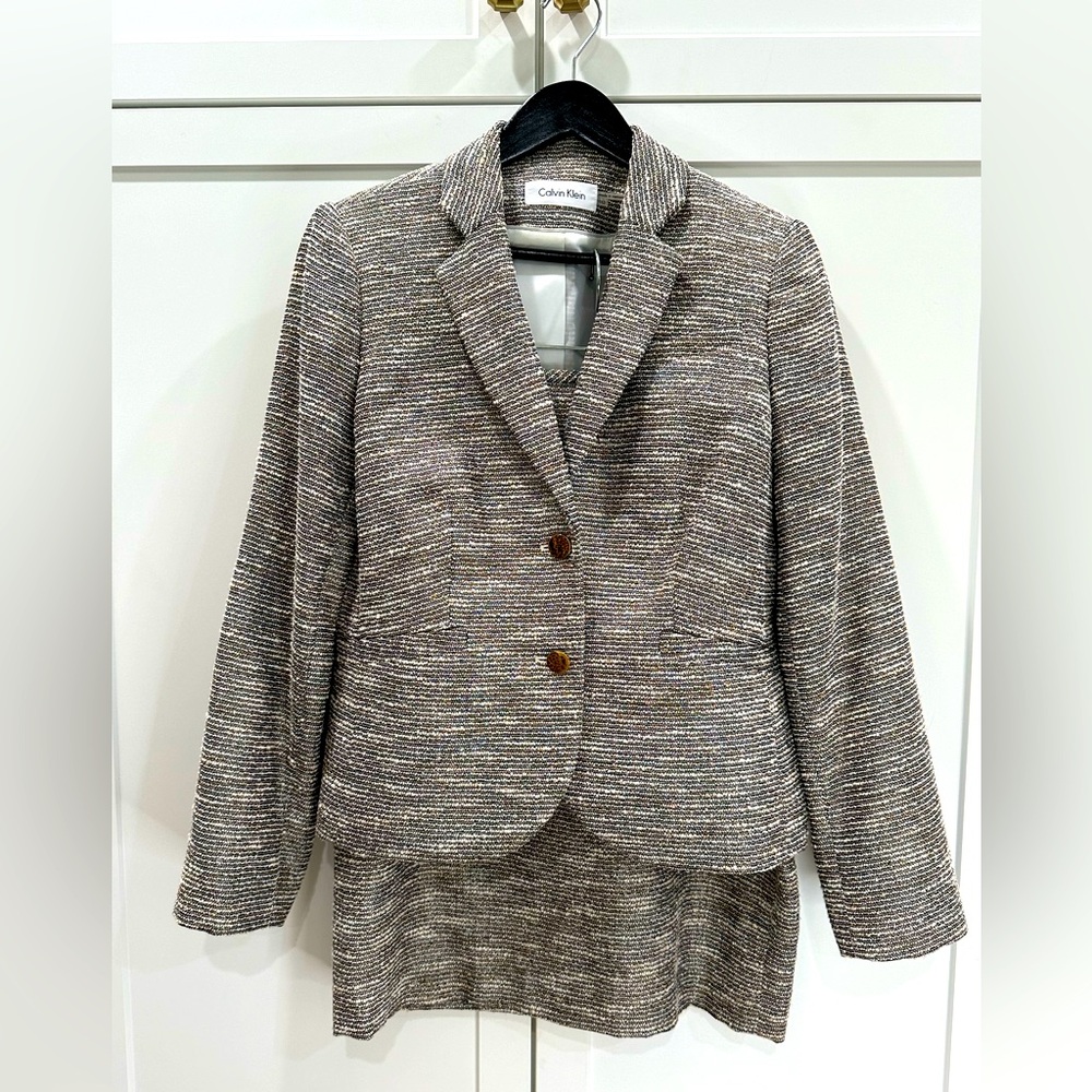 Calvin Klein size 10 tweed skirt suit with subtle sparkle